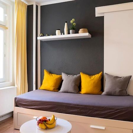 2 Bedroom In Great Location In Kreuzberg Берлин Екстериор снимка