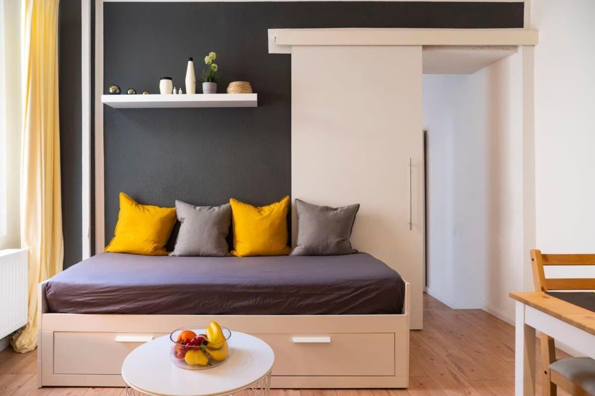 2 Bedroom In Great Location In Kreuzberg Берлин Екстериор снимка
