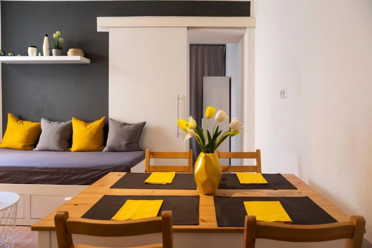 2 Bedroom In Great Location In Kreuzberg Берлин Екстериор снимка